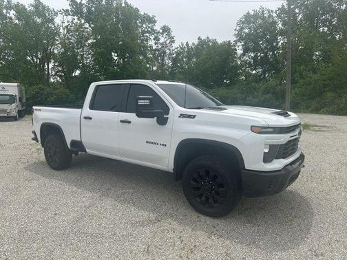 Summit White 2024 Chevrolet Silverado 2500 Custom