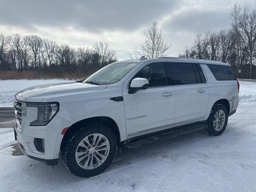 2023 GMC Yukon XL SLT