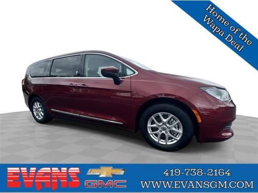 2023 Chrysler Voyager LX