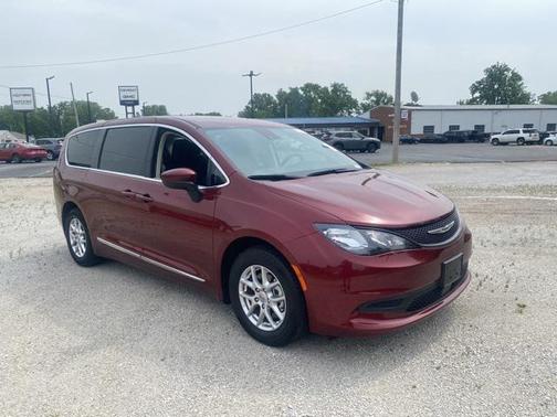 2023 Chrysler Voyager LX
