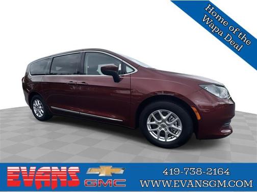2023 Chrysler Voyager LX
