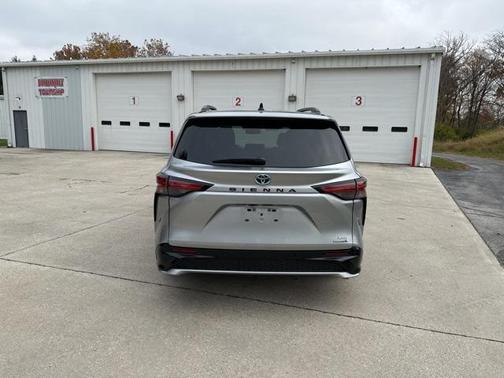 2024 Toyota Sienna XSE 7 Passenger