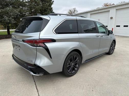 2024 Toyota Sienna XSE 7 Passenger