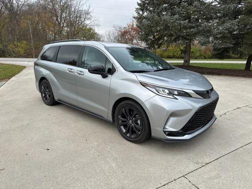 2024 Toyota Sienna XSE 7 Passenger