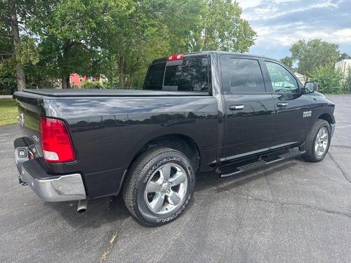 Brilliant Black Crystal Pearlcoat 2018 RAM 1500 Big Horn