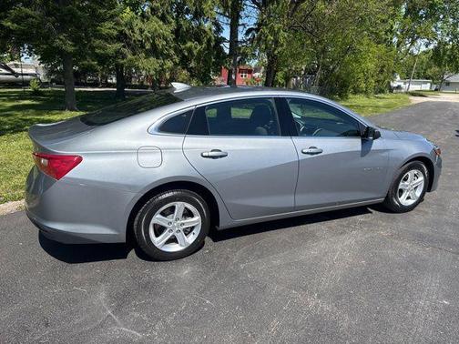 Sterling Gray Metallic 2023 Chevrolet Malibu FWD 1LT