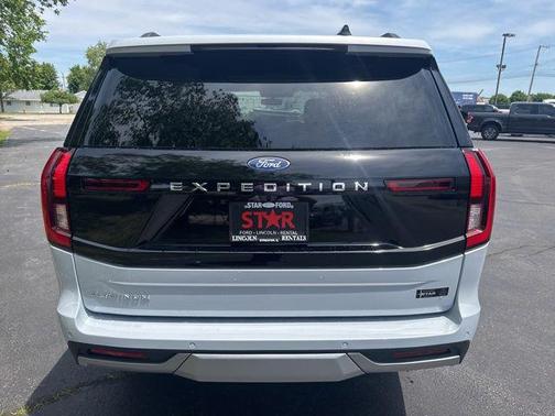 Space Silver Metallic 2026 Ford Expedition Platinum