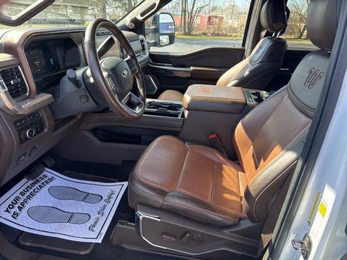 Oxford White 2024 Ford F-250 King Ranch
