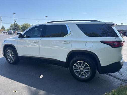 Summit White 2023 Chevrolet Traverse LT Cloth