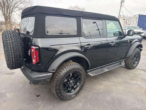 Shadow Black 2026 Ford Bronco Badlands