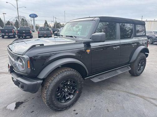 Shadow Black 2026 Ford Bronco Badlands