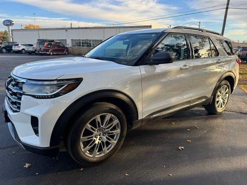 2025 Ford Explorer Active