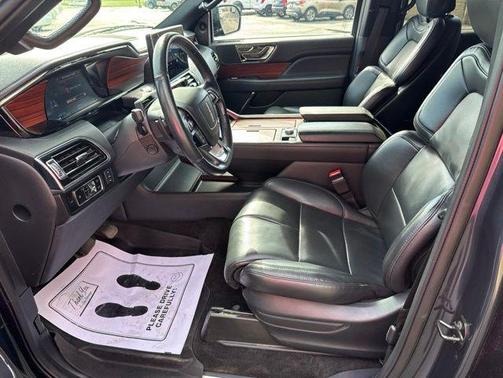 Flight Blue Metallic Clearcoat 2024 Lincoln Navigator Premiere