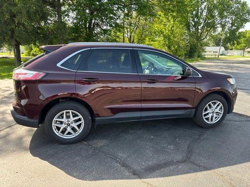 Burgundy Velvet Metallic Tinted Clearcoat 2024 Ford Edge SEL