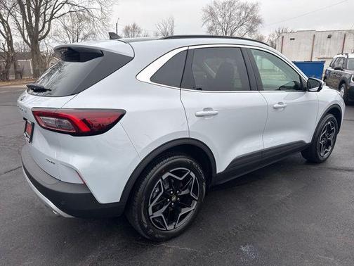 2026 Ford Escape Platinum