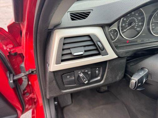 Melbourne Red Metallic 2015 BMW 320 i