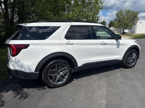 2025 Ford Explorer ST