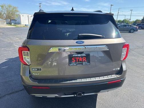 Stone Gray Metallic 2021 Ford Explorer XLT