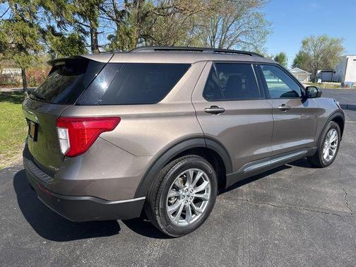 Stone Gray Metallic 2021 Ford Explorer XLT