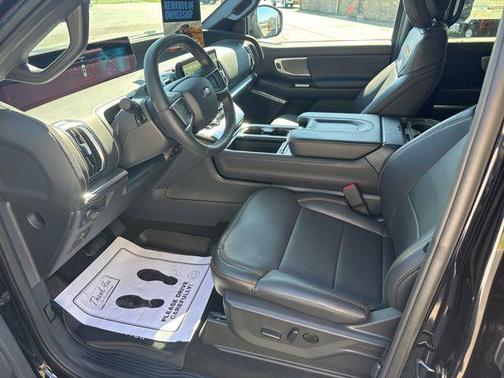 Agate Black Metallic 2026 Ford Expedition Tremor