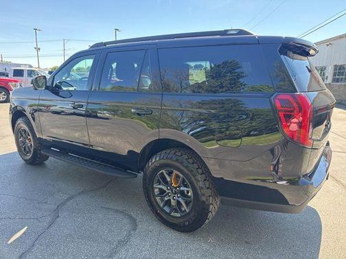 Agate Black Metallic 2026 Ford Expedition Tremor