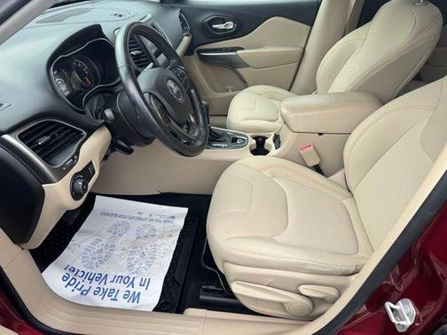 Velvet Red Pearlcoat 2019 Jeep Cherokee Latitude