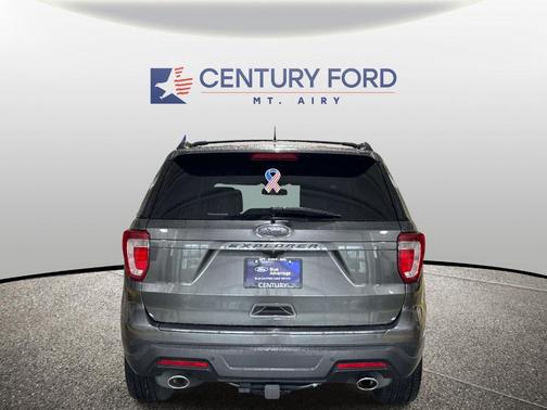 Magnetic 2019 Ford Explorer XLT