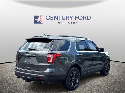 Magnetic 2019 Ford Explorer XLT
