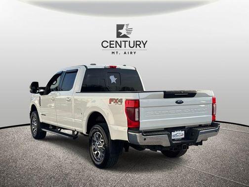 White Metallic 2022 Ford F-350 Lariat Super Duty