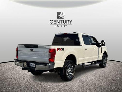 White Metallic 2022 Ford F-350 Lariat Super Duty