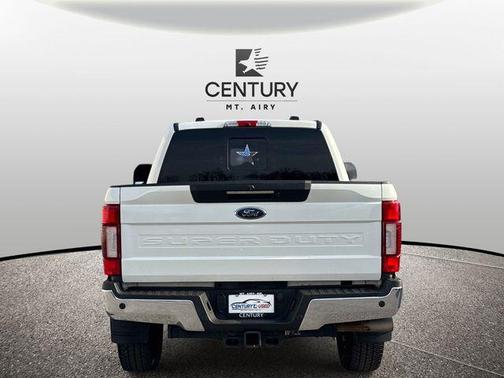 White Metallic 2022 Ford F-350 Lariat Super Duty