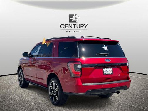 Red 2021 Ford Expedition Limited