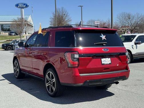 Red 2021 Ford Expedition Limited