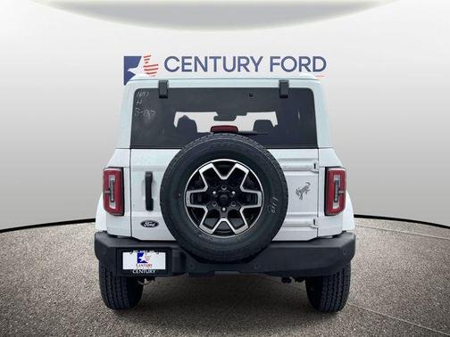 Oxford White 2026 Ford Bronco Outer Banks