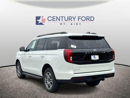 Star White 2026 Ford Expedition Active
