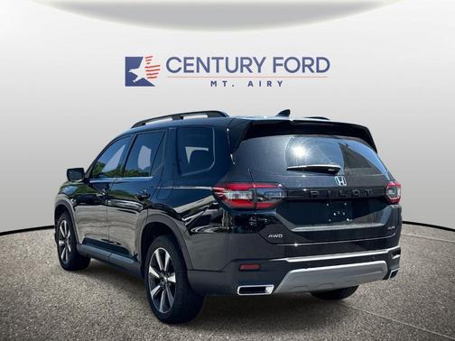 Crystal Black Pearl 2024 Honda Pilot Elite