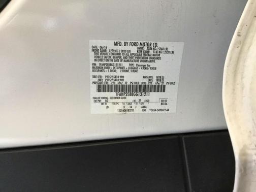 White Platinum Clearcoat Metallic 2016 Ford Taurus SEL