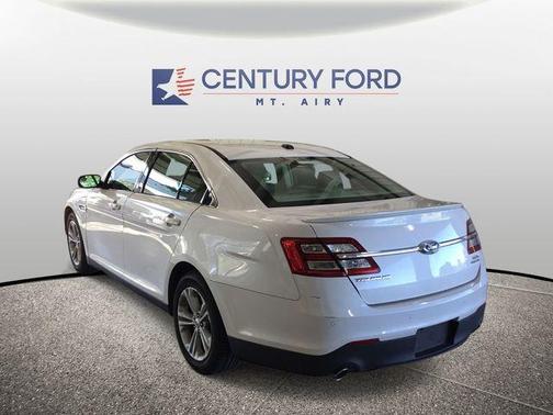 White Platinum Clearcoat Metallic 2016 Ford Taurus SEL