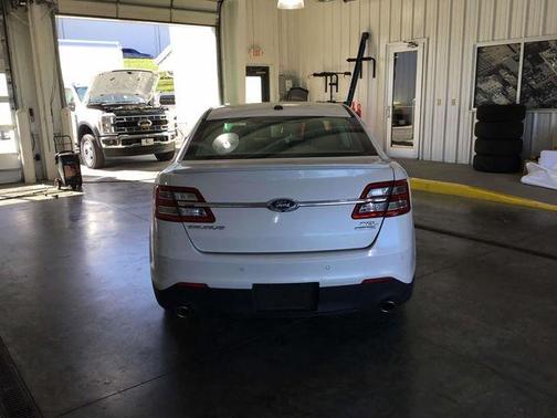 White Platinum Clearcoat Metallic 2016 Ford Taurus SEL