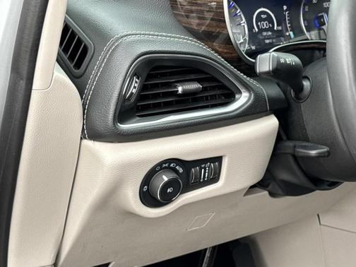 Silver Mist Clearcoat 2024 Chrysler Pacifica Limited