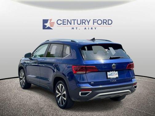 Blue Dusk 2024 Volkswagen Taos 1.5T SE