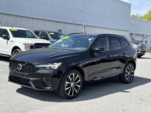 Gray 2024 Volvo XC60 B5 Plus Dark Theme