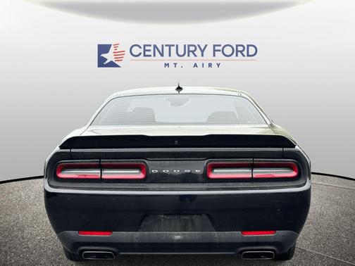 Pitch Black Clearcoat 2018 Dodge Challenger R/T