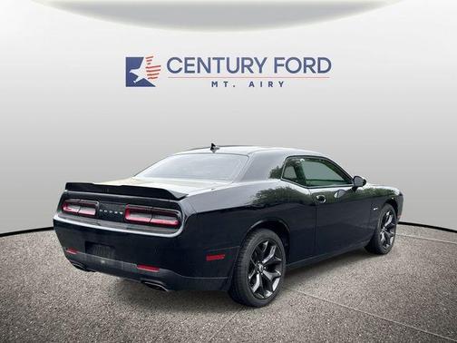Pitch Black Clearcoat 2018 Dodge Challenger R/T