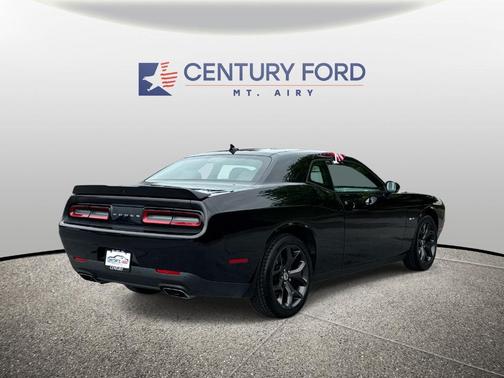 Pitch Black Clearcoat 2018 Dodge Challenger R/T