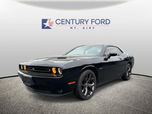 Pitch Black Clearcoat 2018 Dodge Challenger R/T