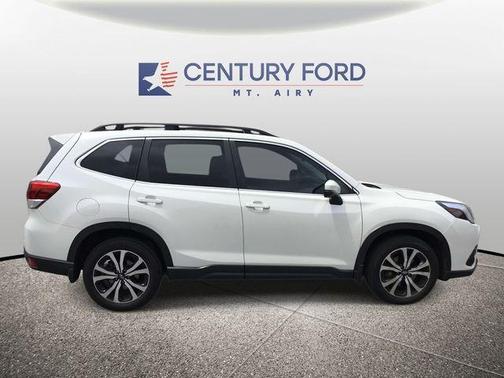 Crystal White Pearl 2023 Subaru Forester Limited
