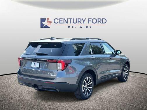 Carbonized Gray Metallic 2026 Ford Explorer ST-Line