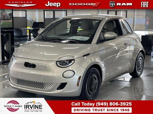 2025 FIAT 500e Base