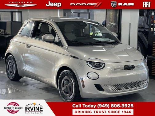 2025 FIAT 500e Base